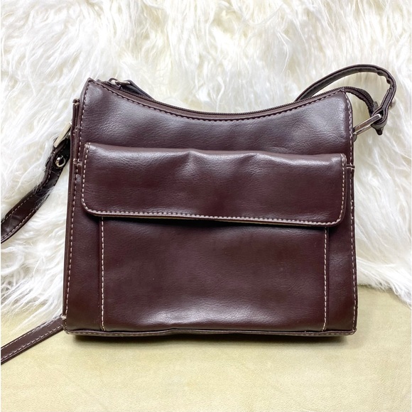 Liz Claiborne Handbags - Vintage First Issue Liz Claiborne Vegan Brown Leather Compact Shoulder HandBag